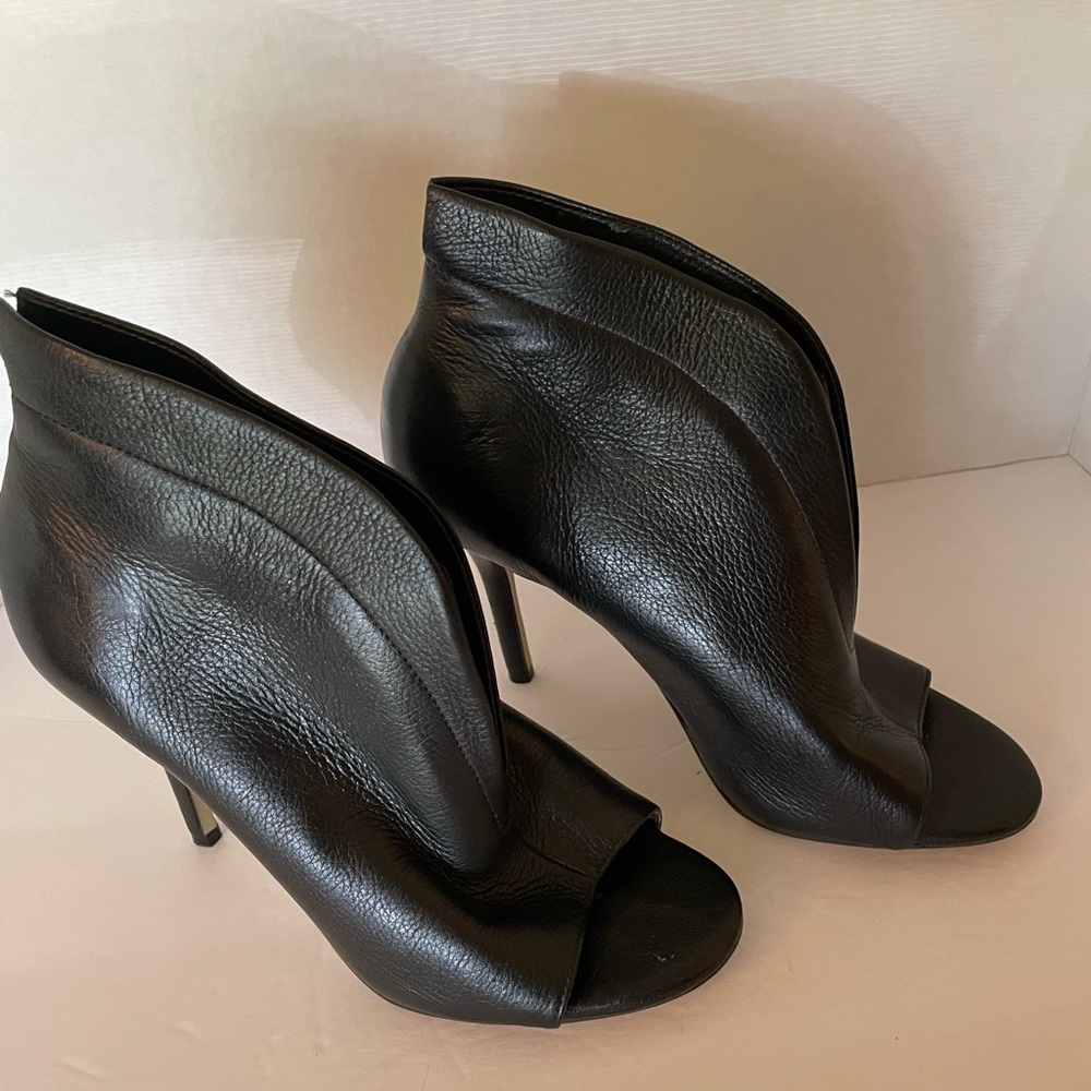 Aldo Black Peep Toe Leather Booty Stiletto Heel Slip On W Elastic Inside Size 7